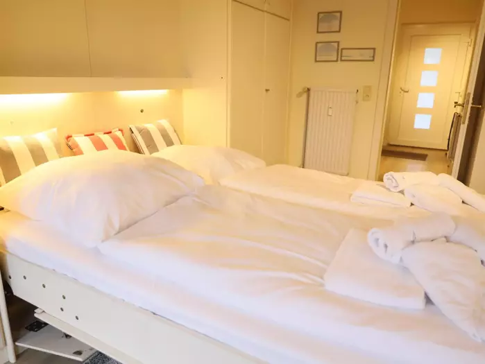 Ferienwohnung 1-Zimmer-Appartement_mit_Einbauschränken_und_Doppelschrankbett_image_2