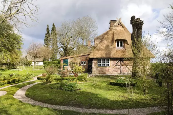 Cottage / kl. Landhaus Kleinod_unter_Reet_mit_historischem_Kaminofen_und_traumhaften_Garten__image_1