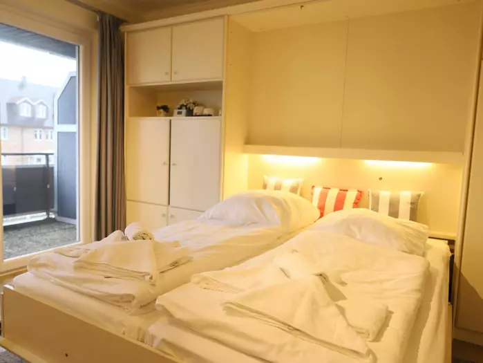Ferienwohnung 1-Zimmer-Appartement_mit_Einbauschränken_und_Doppelschrankbett_image_1