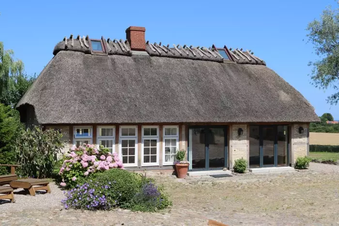 Cottage / kl. Landhaus Urgemütliche_Reetdachkate_mit_großem_Kamin_und_Sauna_image_16